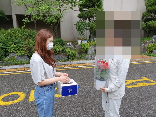 동두천시 그린화원, 저소득층 가구에 화분 선물