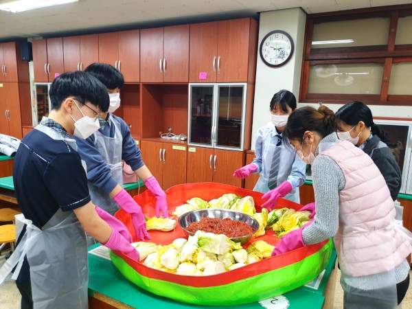 동두천시 생연중학교 도시농부동아리, 나눔의 김장 담기