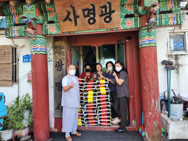 남양주시 퇴계원읍 광명사, 저소득 가정에 사랑의 쌀 40포 기부