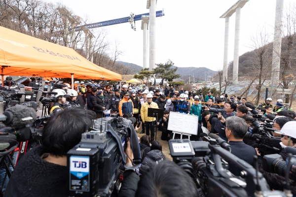 안성 고속도로 교각 붕괴 사고 4명 사망… 국가 소방동원령 발동