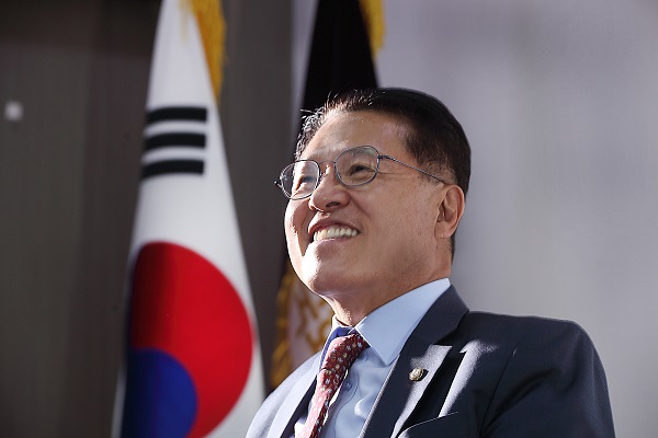 [인터뷰] 정운천 합법경마 위해 제도마련 시급