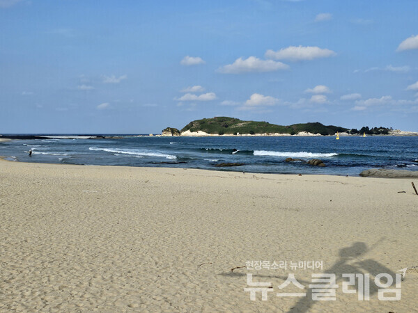 [오, 여행] 이천리 해파랑길 삼포해변에서 서낭바위, 송지호, 왕곡마을을 지나 가진항까지