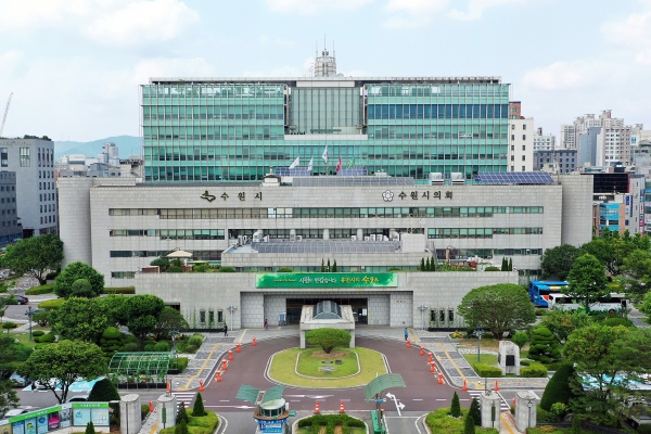 경찰, 수원시청 압수수색... 체육시설 용도변경 특혜의혹 정황 포착