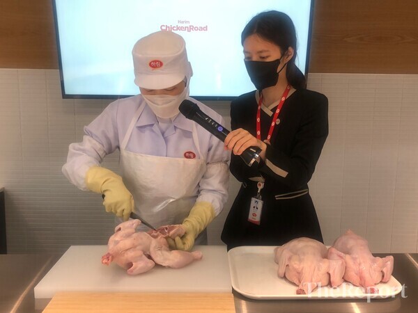 국민 공용주방 선언 하림···신선한 식탁 뒤 숨은 구슬땀 [현장+]