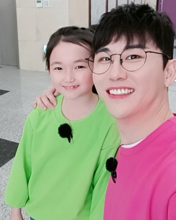 황승아, 영탁과 다정한 셀카 영탁 오빠와 찰칵