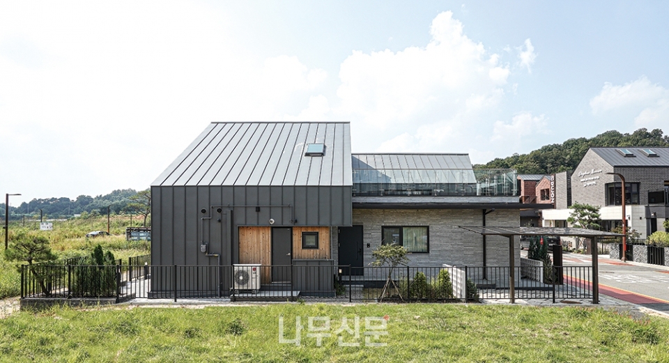 노부부를 위한 중목구조 단층주택 단