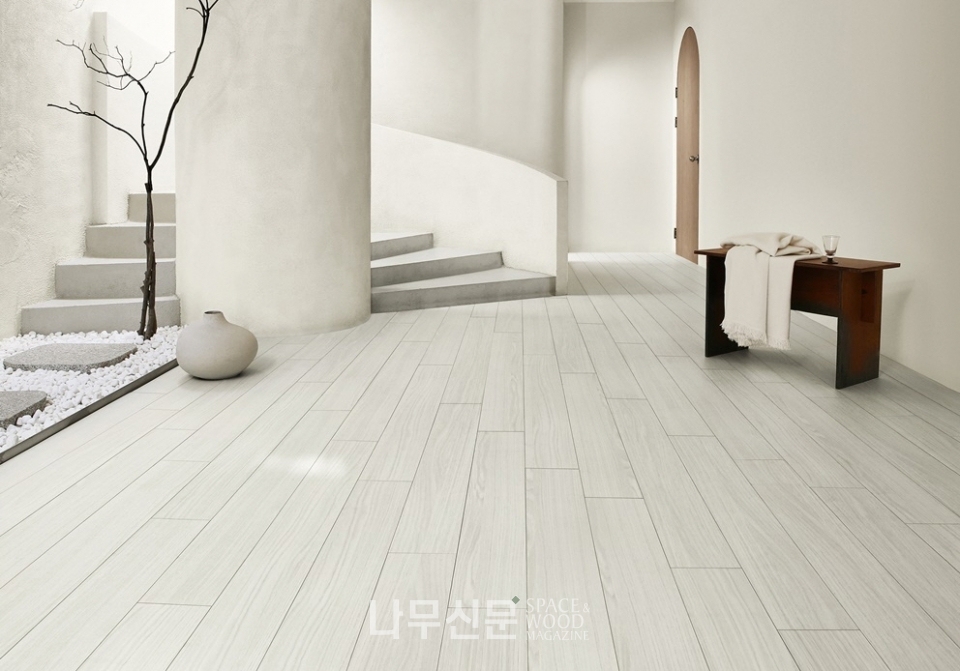 이건마루, 원목질감 살린 강마루 세라플렉스 143