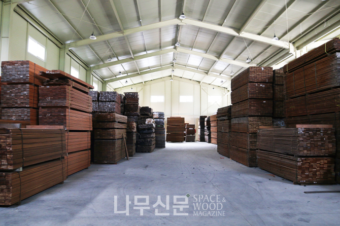 베니아월드 × 나무 = 나무와나무  목재에 대한 모든 것…통합구매시스템