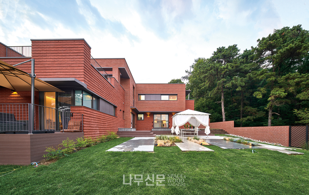 현실적이고 명확한 집, 용인 브릭하우스