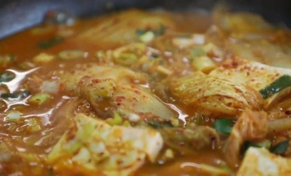 2TV 생생정보 묵은지 생고기찜, 밥도둑이 따로 없다!