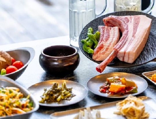 [맛집vs맛집] 생방송투데이 제주 흑돼지 한상, 숙성 돼지고기 고소한 맛 일품