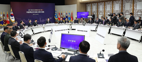윤 대통령 철 지난 무기 배치는 재정낭비에 안보 무능...전력획득 절차 대폭 단축해야