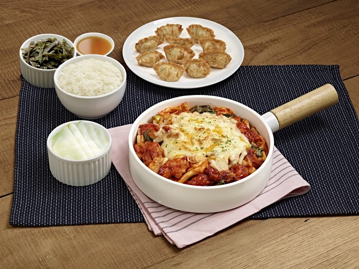 박가부대&치즈닭갈비 등 식품·외식업계, 1인 소비자 겨냥한 1인 메뉴로 승부