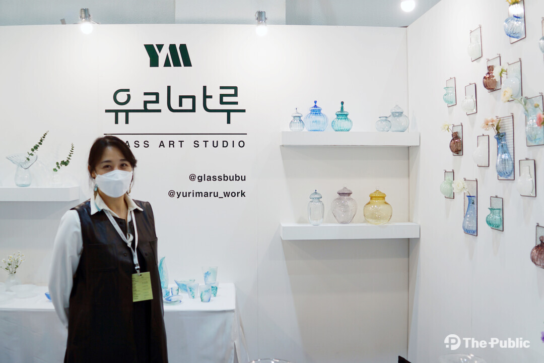 청주 ‘유리마루’ 부부공방, ‘2022공예트렌드페어’참가… 손수 만든 유리공예 선보여