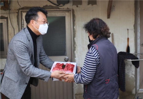 해양생물자원관, 행복 담은 희망꾸러미 전달