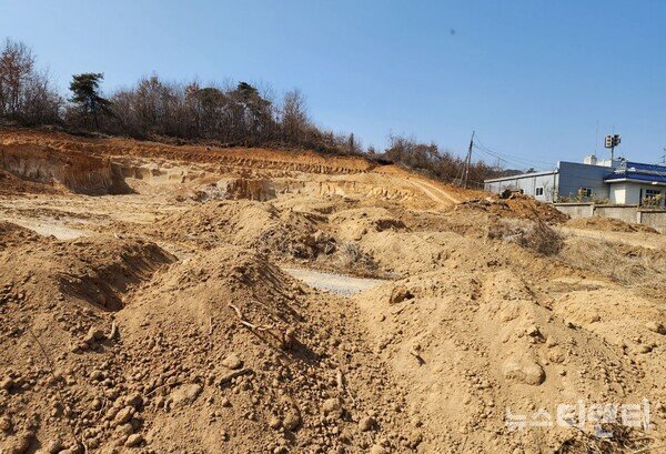 [포토] 추부면사무소 옆 흙 반출 현장