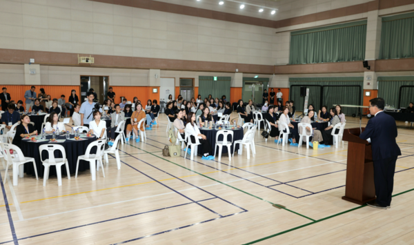 [포토] 윤건영 충북교육감, 충주남한강초등학교 교육가족과 함께하는 현문현답 소통간담회 개최