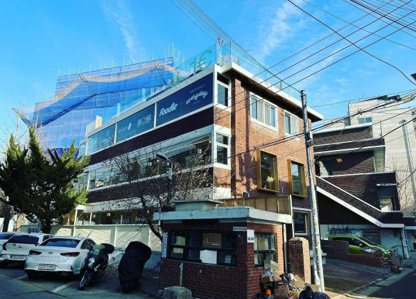 보증금 無, 3년치 임대료 면제…낡은 벽돌집의 대변신