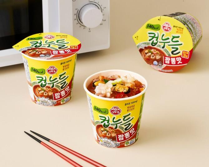 140kcal로 가볍게!…진한 국물과 불맛 살린 오뚜기 컵누들 짬뽕맛