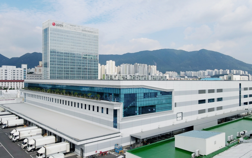 LG전자, 창원 LG스마트파크 통합생산동 본격 가동.....지능형 자율공장으로 재탄생