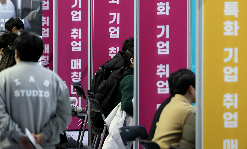 유통업체 대규모 신입채용…올리브영·컬리·한세실업 등