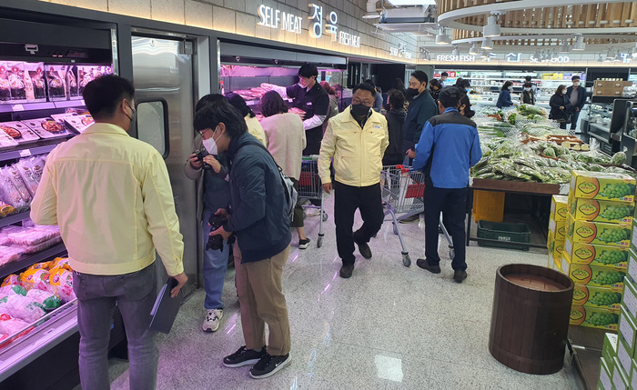 천안시의회 경제산업위, 천안시로컬푸드직매장 현장방문…“천안산 점유율 확대” 요청