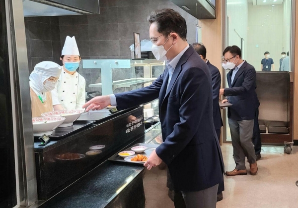 이재용 부회장, 삼성전자 반도체 연구소 찾아...빠른 미래 기술 개발에 생존 달려