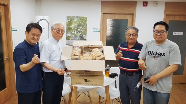 통밀새싹건강빵연구소, 베이비박스에 건강빵 7월 정기기증 