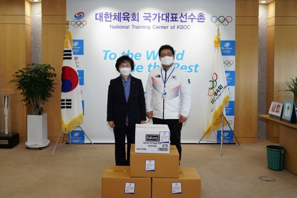 BBQ, 진천 국가대표 선수촌서 선수단 격려하고자 자사 HMR제품 1100개 기증