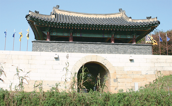 프랑스군과의 전쟁에서 승리한 곳, 문수산성을 보라