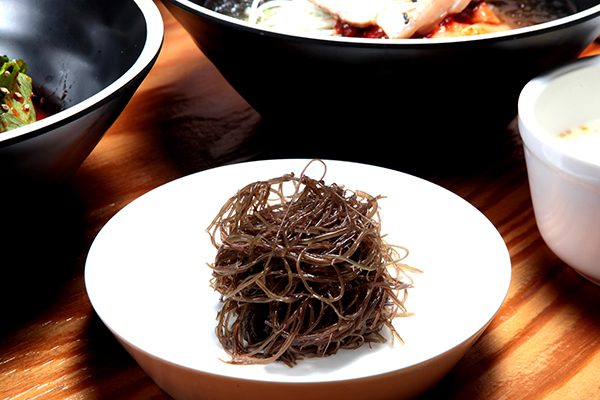 [제주 이집 맛조수다게⑦] 세프가 말아주는 맛있는 고기국수 한 그릇, 국수대표