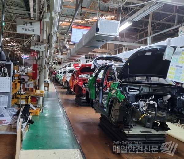 광주 기아자동차 나흘째 생산중단 ... 수천억 피해