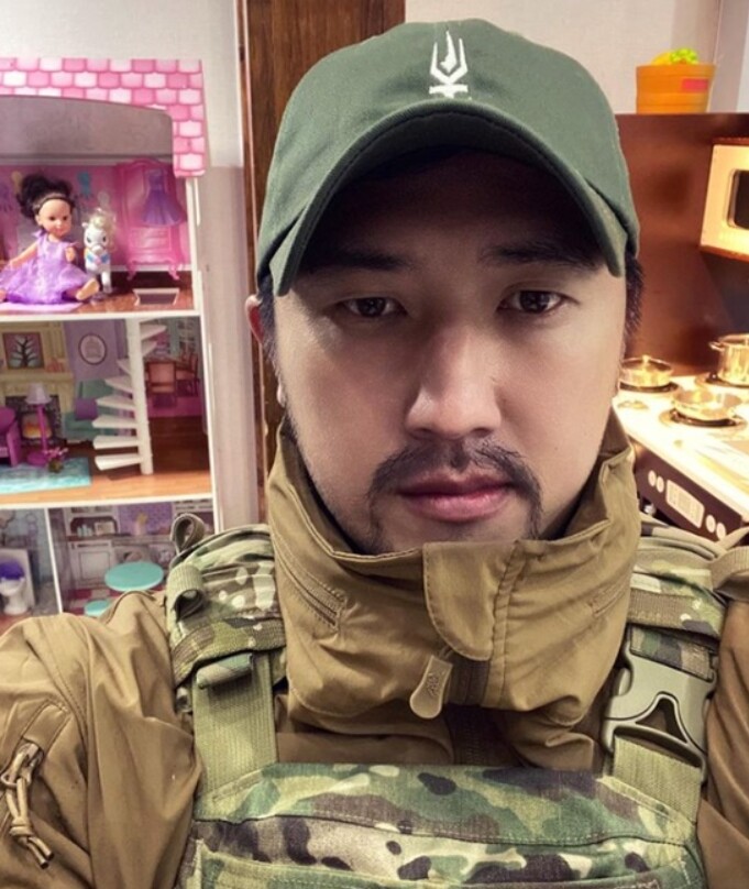 이근 따라 우크라이나 간 로건, 사과...물의 일으켜 죄송