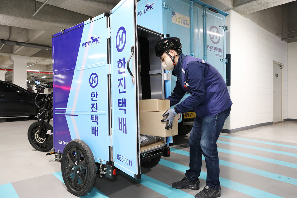한진, 친환경 택배 배송 전기 카고 바이크 시범 운영