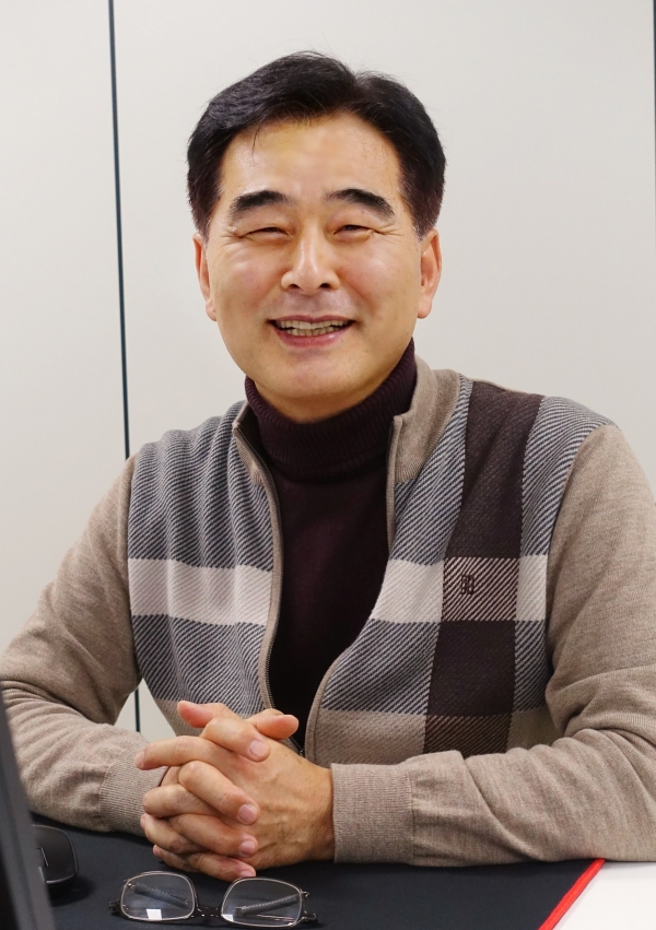 [HOT INTERVIEW] 한진관광 김정수 대표 중소 여행사의 우수한 테마 여행, 한 그릇에 담겠다