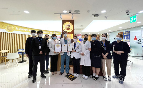 생생병원, 3주기 인증의료기관 인증서 및 인증패 수령