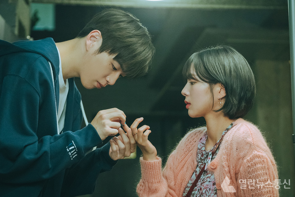 [오피셜] 너나경 강다니엘, 채수빈과 달밤 데이트?...위승현의 다정한 손길로 설렘지수 MAX!