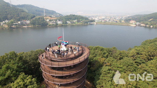 안성시 금북정맥 국가생태문화탐방로 조성사업 준공 축하 행렬