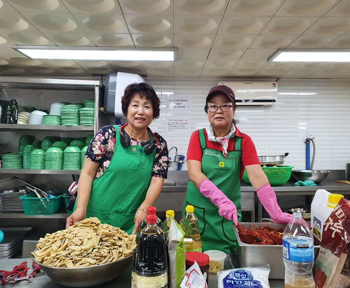 [포토] 포천시 선단동 새마을부녀협의회‘ 밑반찬 나누기’행사