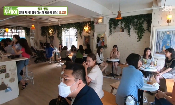 화려한 민트색 79파운야드, 예쁜 프랜차이즈카페 창업아이템으로 입소문