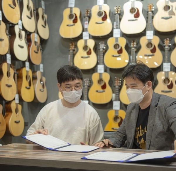 서울연희실용전문학교 실용음악 악기제작과정, 어쿠스틱 마트(벤티볼리오)와 산학협정 조인식