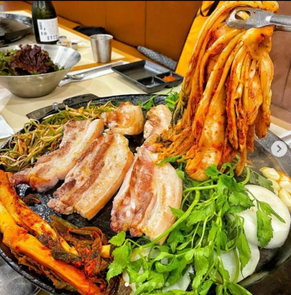 [생방송투데이]소문의 맛집위치는? 얼룩흑돼지, 솥뚜껑 오겹살 外, 산더미 짬뽕