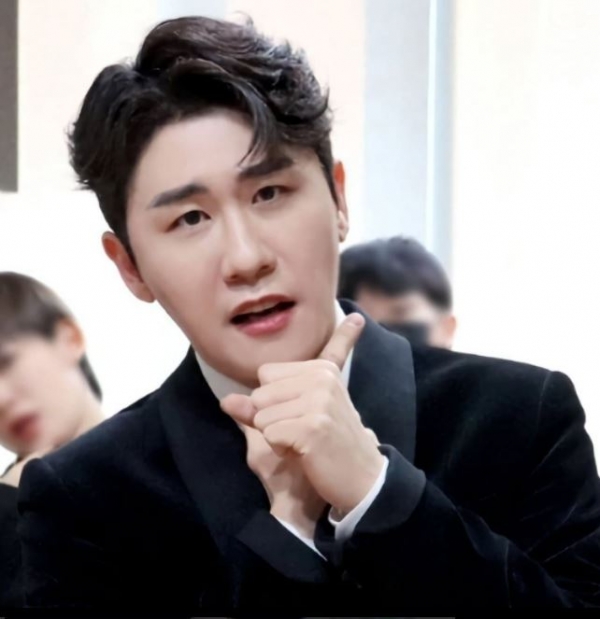 영탁, 톡톡튀는 탄산수 광고모델로 어울리는 스타 1위