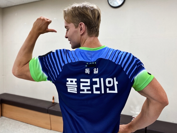 방송인 플로리안 크라프 , 올탁구나 이태환과 막상막하