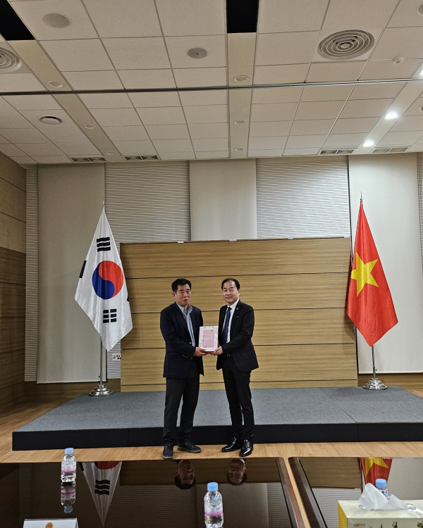 베트남 메콩대학교, 유앤미 아카데미 김관 회장 초대 한국 스마트팜 기술 견학 방문