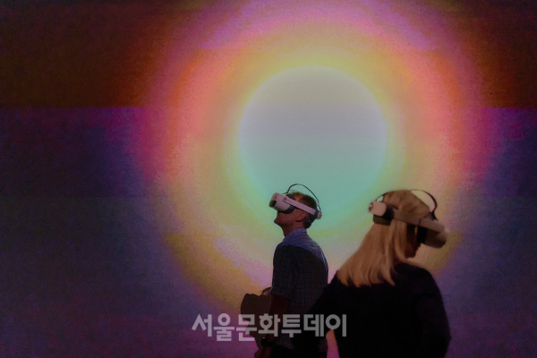 아피찻퐁, VR로 찾아온다…국립현대미술관 다원예술 2024 《우주 엘리베이터》