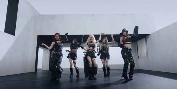 첫 미니앨범 발매한 걸그룹 젠블루 여섯 멤버, 첫 팬사인회서 만난다