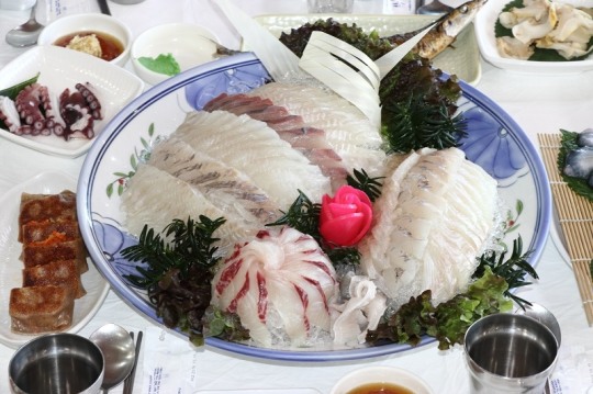 따뜻한 봄철 강원도 양양맛집 찾는다면, ‘산호회식당’