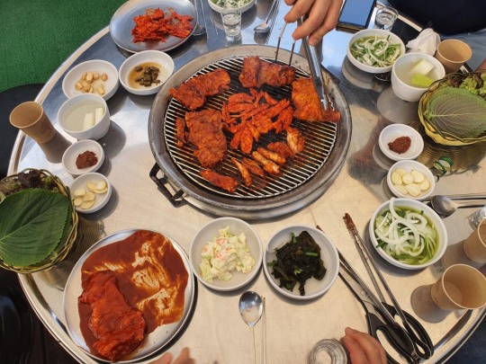 춘천 맛집 황토집숯불닭갈비, 닭갈비와 메밀막국수의 환상 궁합 즐기러 가볼만 한 곳