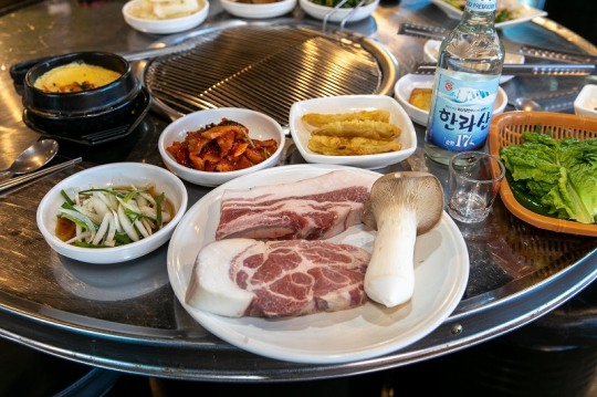 제주 서귀포 동홍동 맛집 ‘괴기집’ 현지인들이 인정하는 서귀포 흑돼지 맛집으로 SNS에 유명해